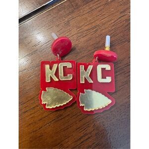 Woman’s new Kansas City chief earrings